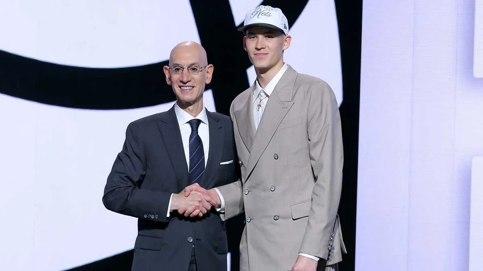 次来自三分, 彩的传球